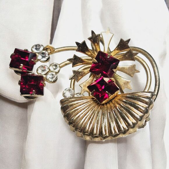 Vtg MCM Art Deco Floral Fan Brooch Red Rhinestones Goldtone Metal Pin Swirl Read - Picture 12 of 12